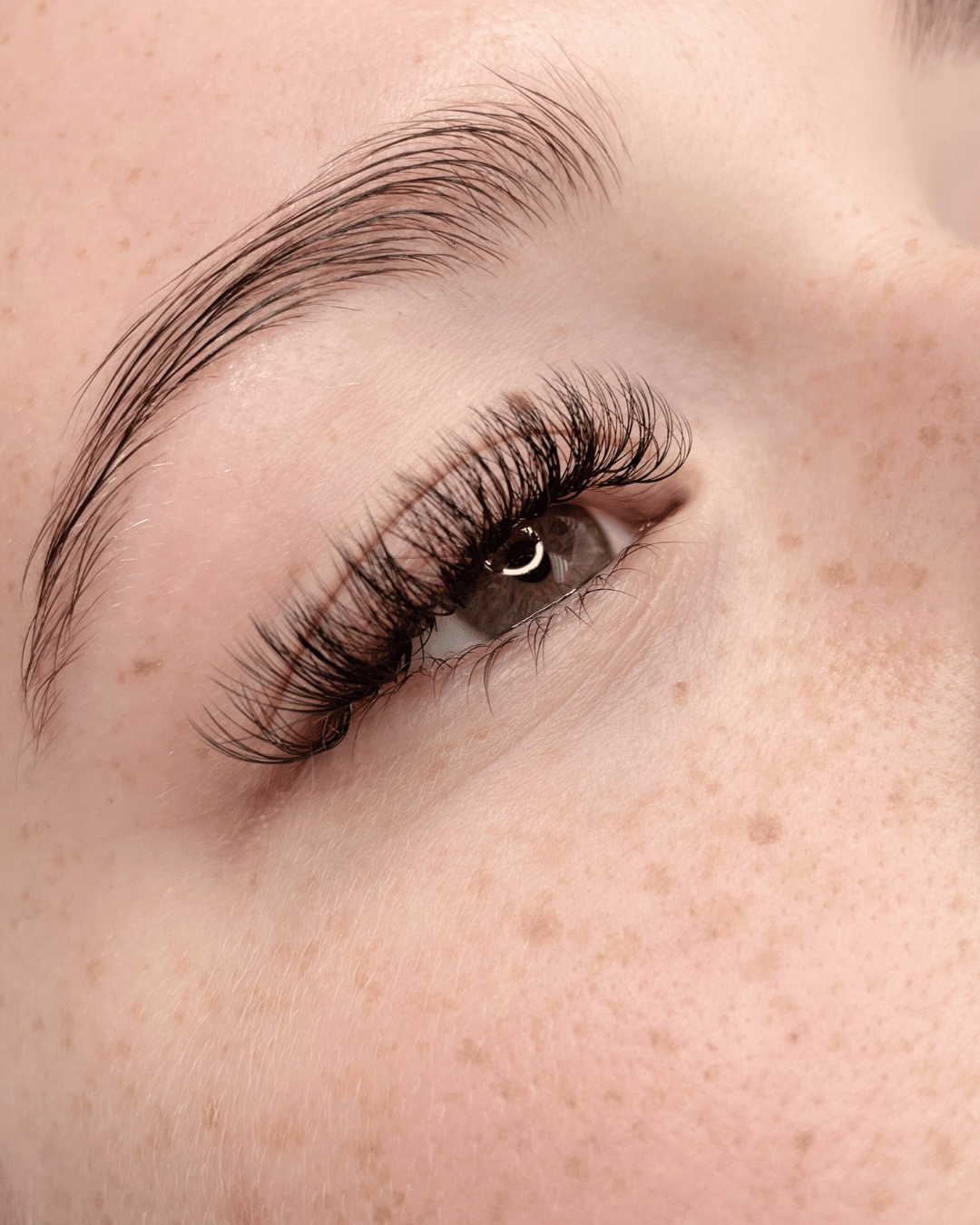 jennifer-bibik-wimpern-volumen